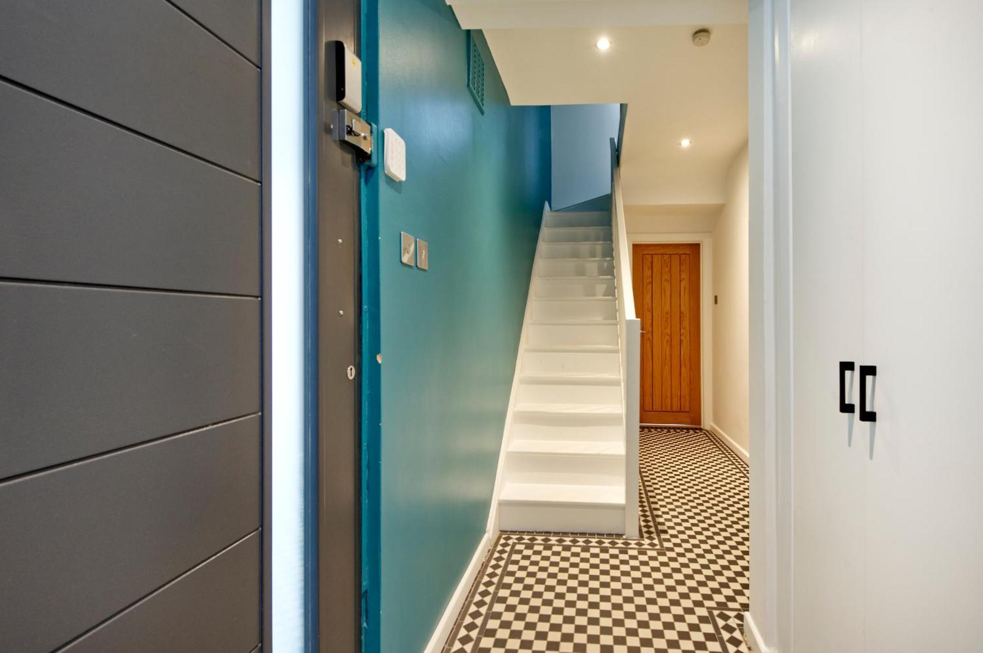 Beautiful Battersea Garden Flat By Underthedoormat Apartment London